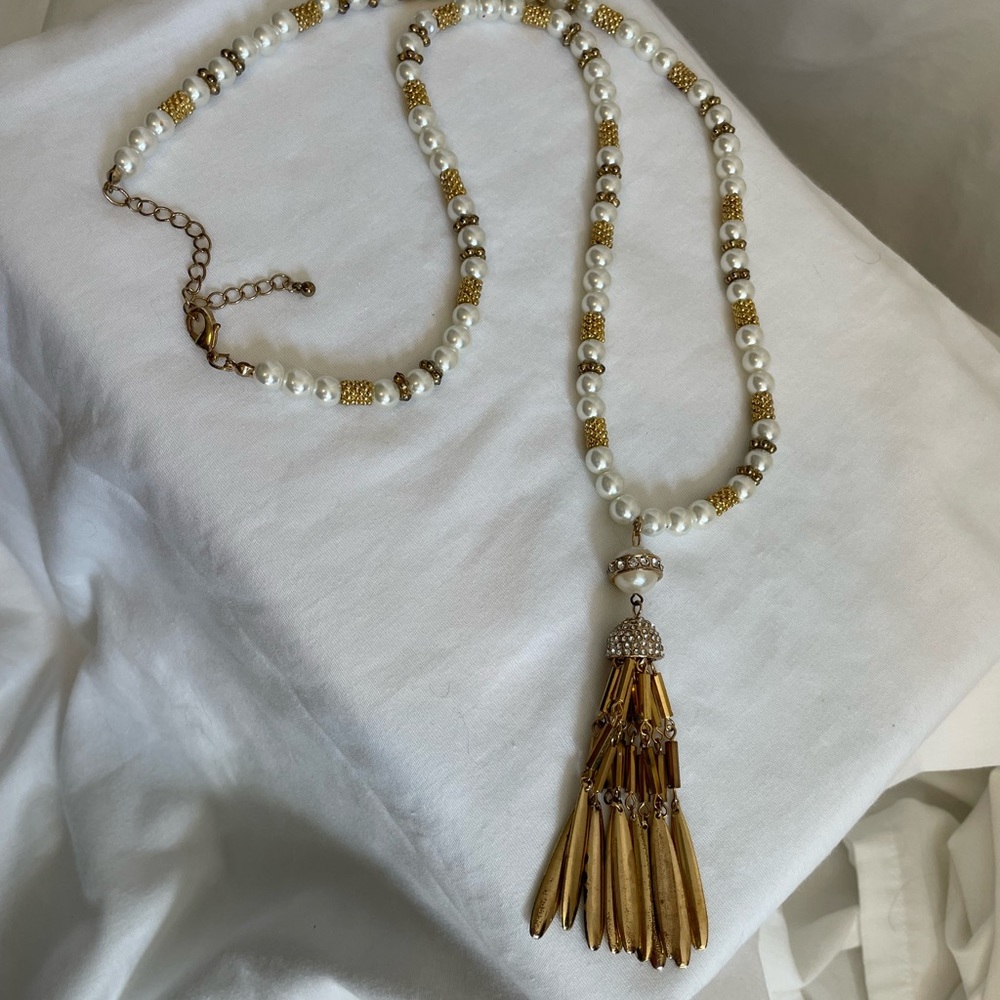 Pearl & Gold tassel necklace